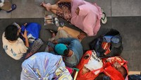 Kebakaran itu dilaporkan terjadi pukul 02.30 WIB. Belum diketahui penyebab kebakaran itu terjadi.
