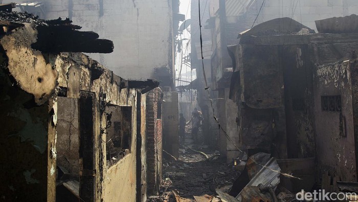 Kebakaran rumah di Bali Matraman, Manggarai, Jakarta Selatan, telah padam. Kebakaran itu menghanguskan 100 rumah.