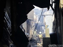 Potret Puing-puing Kebakaran Manggarai