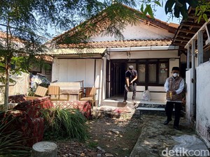 Kagetnya Heri Usai Dobrak Rumah Djajat Satpam Museum di Sumedang