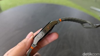Galaxy Watch 7 dilengkapi baterai berkapasitas 300 mAh yang diklaim dapat bertahan hingga 40 jam. Foto: Virgina Maulita Putri/detikINET