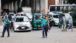 Sempat Hilang, Polisi Bangladesh Kembali Bertugas Atur Lalu Lintas