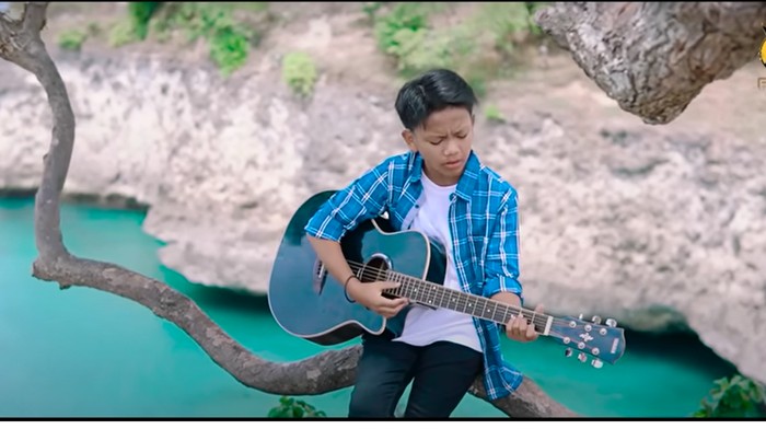 Tangkapan layar lagu Baterno, Farel Prayoga
