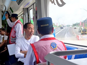 Jokowi Jajal Kereta Tanpa Rel IKN, Ungkap Biaya Pengadaan Rp 70-an Miliar