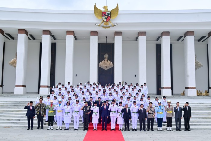 76 anggota Paskibraka resmi dikukuhkan Presiden Joko Widodo.