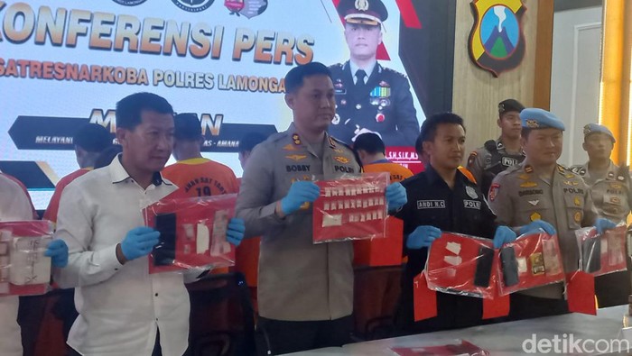 8 budak narkoba di lamongan ditangkap
