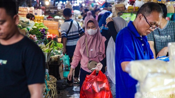 8,5 Juta Warga Kelas Menengah Indonesia Turun Kasta