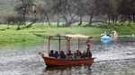 Menjelajahi Air Terjun Wadi Darbat di Oman Saat Cuaca Panas