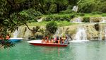 Menjelajahi Air Terjun Wadi Darbat di Oman Saat Cuaca Panas