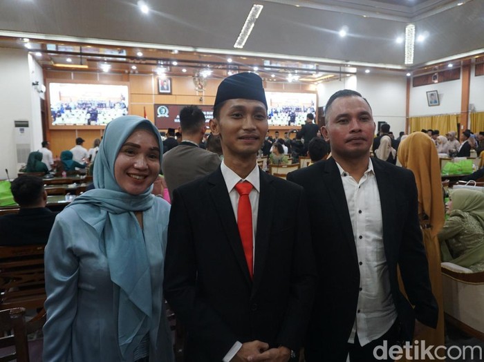 Anggota DRPD Demak termuda, M Maulana Rafli (22) di Gedung Paripurna Demak, Rabu (14/8/2024).