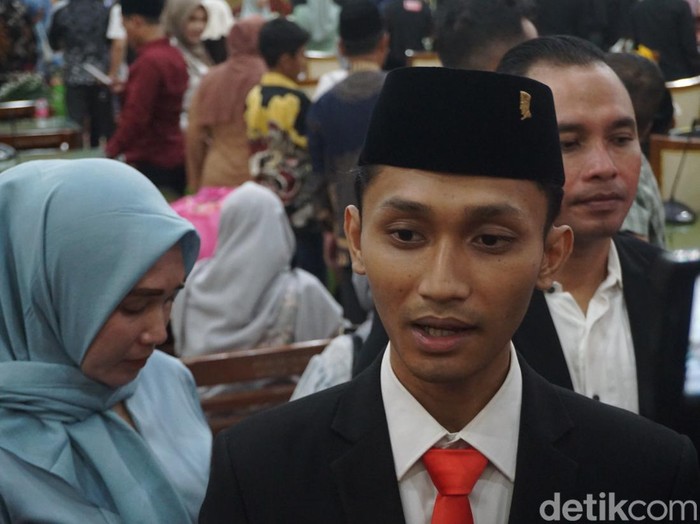 Anggota DRPD Demak termuda, M Maulana Rafli (22) di Gedung Paripurna Demak, Rabu (14/8/2024).