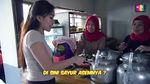 Nostalgia! Ayu Ting Ting Cicip Gabus Pucung Di Warung Masa Kecil