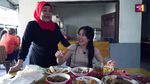 Nostalgia! Ayu Ting Ting Cicip Gabus Pucung Di Warung Masa Kecil