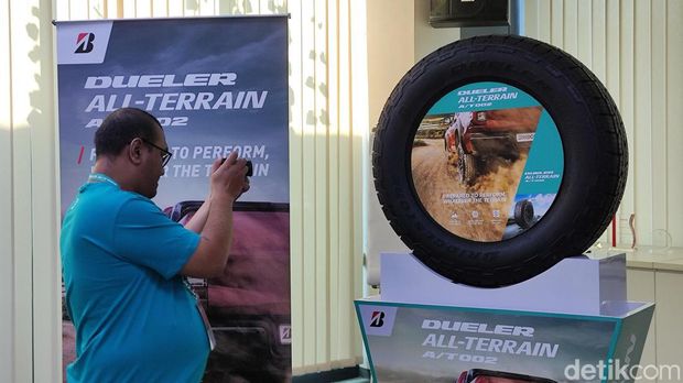 Ban Bridgestone Dueler A/T002.
