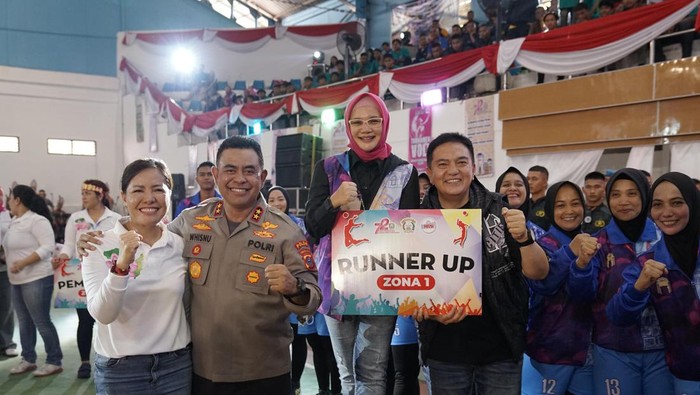 Tim utusan Pengurus Daerah Bhayangkari Riau menjadi runner up Turnamen Bhayangkari Cup Zona 1