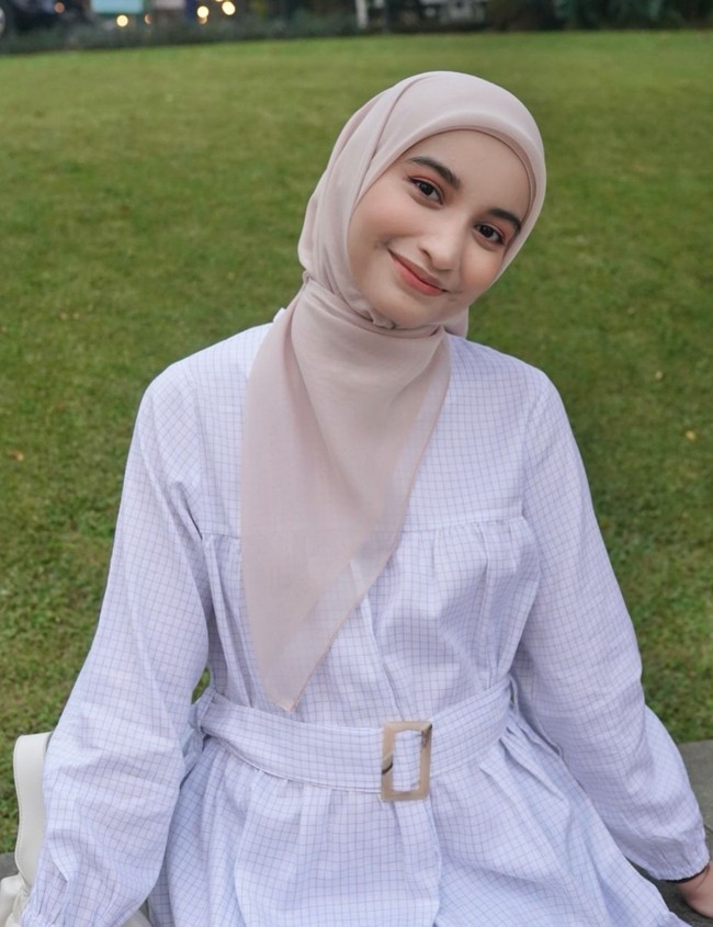 Video CCTV yang menunjukkan KDRT suaminya itu diunggah Intan ke akun Instagram pribadinya. Dalam keterangannya Intan mengaku akhirnya terpaksa membongkar aib keluarganya itu karena sudah tak tahan lagi dengan perilaku suaminya. Foto: Instagram/@cut.intannabila