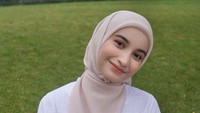 Tak cuma Cut  Intan, dalam video juga terlihat bayinya yang baru lahir ikut tertendang sang suami Armo. (Foto: Instagram/@cut.intannabila)