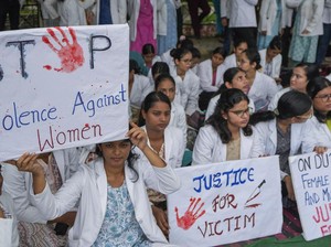 Ketakutan Nakes Wanita di India usai Geger Dokter Diperkosa hingga Tewas