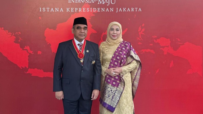 Jokowi Anugerahkan Bintang Mahaputera ke Wakil Ketua MPR Ahmad Muzani