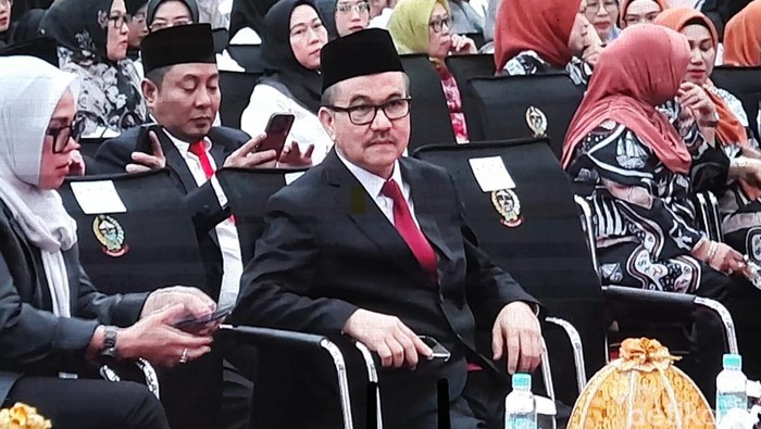 Jufri Rahman resmi dilantik menjadi Sekda Sulsel.