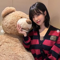 “Kami akan membuat laporan tentang postingan jahat termasuk komentar dengan informasi palsu dan fitnah tentang Juice Seyeon,” demikian pemberitahuan di laman AfreecaTV Juice Seyeon, Selasa (13/8/2024). Dia meminta bantuan para subscribers untuk membantu melaporkan komentar jahat. Foto: dok. Instagram @lovely_._v