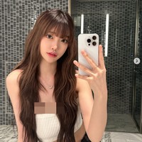 Bang Si Hyuk, pendiri perusahaan hiburan HYBE menggemparkan publik usai terciduk jalan bersama streamer konten dewasa Juice Seyeon di Los Angeles, Amerika Serikat. Foto: dok. Instagram @lovely_._v