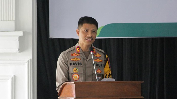 Kapolres Pasuruan Kota AKBP Davis Busin Siswara