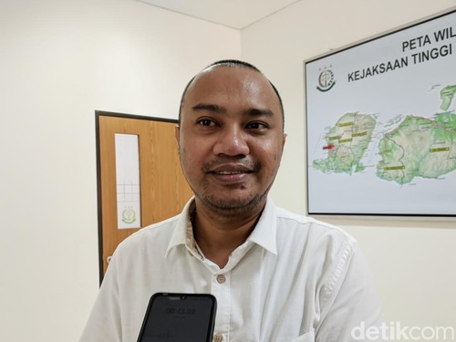 Kasi Penkum Kejati NTB Efrien Saputera, Rabu (14/8/2024). (Ahmad Viqi/detikBali)