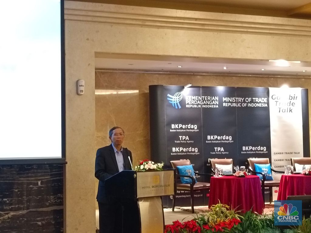 Kepala Badan Kebijakan Perdagangan (BKPerdag) Kasan dalam Gambir Trade Talk 'Transformasi Ritel Modern di Era Digitalisasi: Peluang dan tantangan’ di Jakarta, Rabu (14/8/2024). (CNBC Indonesia/Martya Sari)