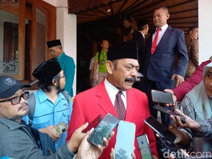 MK Tolak Ubah Batas Usia Cagub, FX Rudy: Pukulan Telak Bagi Penguasa Saat Ini