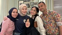 Terlepas dari berita soal pecah kongsi MS Glow ini, Shandy adalah seorang konten kreator. Ia punya lebih dari 2,9 juta followers Instagram dan dekat dengan banyak artis Tanah Air. Foto: Instagram shandypurnamasari