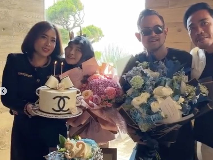 Momen Manis Saat Shandy Purnamasari Kulineran Bareng Maharani Kemala