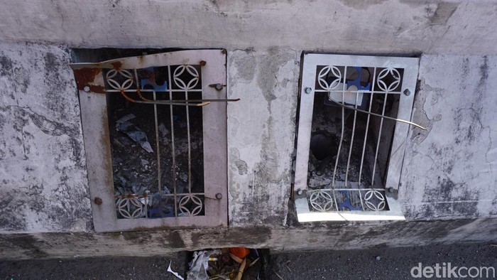 Lampu flyover Kopo, Kota Bandung, banyak yang hilang diduga digondol maling, Rabu (14/8/2024)