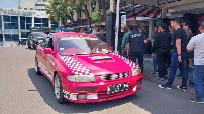Mazda milik warga yang viral di Malang saat diamankan