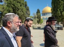 Lagi Asyik Jalan di Pantai, Menteri Kontroversial Israel Diteriaki Pembunuh