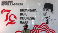 Warga menghiasi lingkungannya dengan mural kemerdekaan sebagai wujud rasa cinta terhadap perjuangan para pahlawan. Mural itu juga untuk memeriahkan HUT ke-79 RI.
