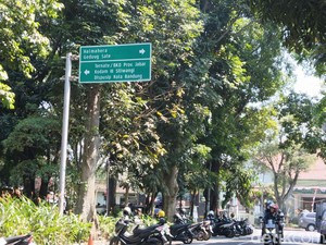 Riuh Typo Geduug Sate di Papan Penunjuk Arah