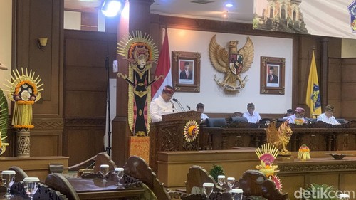 Sidang paripurna DPRD Bali, Rabu (14/8/2024).