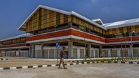 Proyek renovasi pasar yang dibangun dua lantai dengan anggaran sebesar Rp 29,8 miliar tersebut ditargetkan dapat ditempati pada akhir Agustus 2024.  