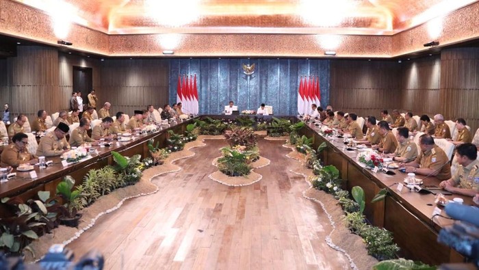 Pj Gubernur Safrizal ZAmengikuti pengarahan Presiden Jokowi di Ibu Kota Nusantara (IKN).