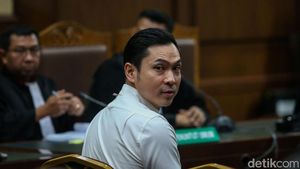 Potret Harvey Moeis Jalani Sidang Perdana Kasus Korupsi Timah