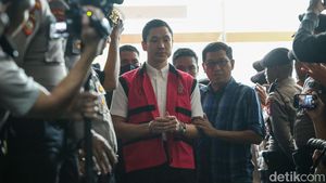 Penampilan Harvey Moeis Pakai Kemeja Rp 7 Juta di Sidang Timah