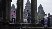 Kompleks candi ini berisi reruntuhan ibu kota berbagai kerajaan Kamboja dari abad ke-9 hingga abad ke-15.  