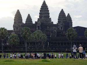 Kamboja-Thailand Perang, Kunjungan Turis ke Angkor Wat Turun