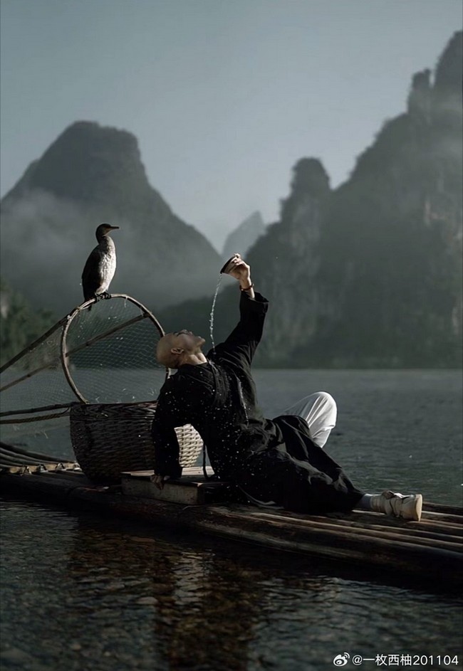 Sebelum meninggal, Qiu Feng diketahui telah berpartisipasi dalam syuting drama wuxia berjudul Fu Hai Shan. Namun para fans masih harus bersabar karena drama tersebut akan tayang dua tahun lagi. Foto: Dok. Weibo