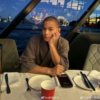 Seorang biksu senior mengatakan bahwa saat itu Qiu Feng sedang dalam perjalanan dari kuil menuju Zhejiang untuk berpartisipasi dalam sebuah acara amal. Qiu Feng direncanakan dalam tampil di sana. Foto: Dok. Weibo