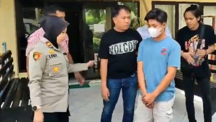 Remaja di Manado ditangkap polisi karena menikam pria hingga tewas.
