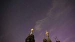 Saat Hujan Meteor Perseid dan Aurora Borealis Menyatu di Langit Rusia