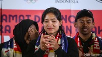 Selain Veddriq dan Rizki, atlet panjat tebing yang turut dalam rombongan dari Paris ialah atlet panjat tebing Rahmad Adi Mulyono, Desak Made Rita, dan Rajiah Sallsabillah, serta pelatih Hendra Basir. Kemudian dari angkat besi Nurul Akmal dan pelatih Triyatno dan M Rusli.