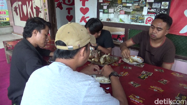 Tengkleng kepala kambing di Lumajang